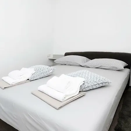 Pia Apartamento